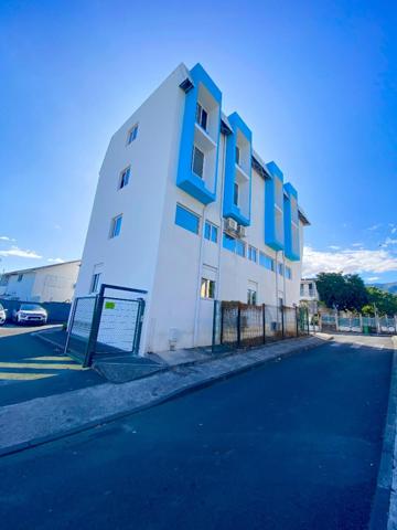 Local Professionnel à vendre à La possession