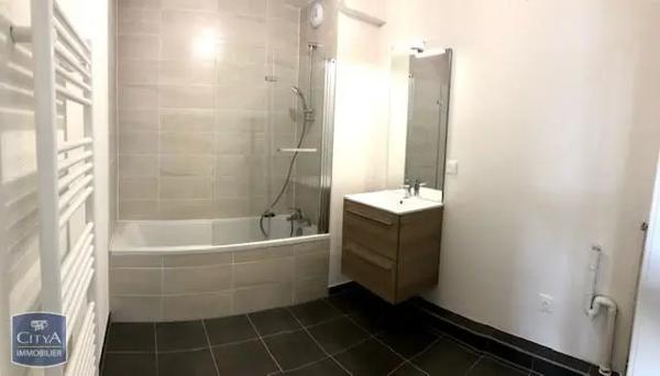 Appartement à louer 3 pièces 67.3m² Brumath (67170)