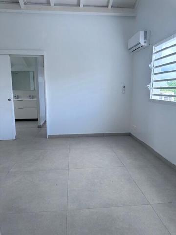 A LOUER  MAGNIFIQUE VILLA T6 R+1 SITUEE A ARNOUVILLE PETIT-BOURG