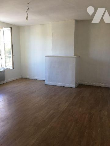 Idéal investisseur. Maison de ville sur Le Lude sur une surface habitable de 75m²

Au RDC : u...