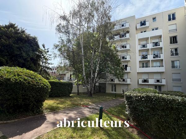 Dernier étage avec extérieur Appartement modulable ISSY-LES-MOULINEAUX