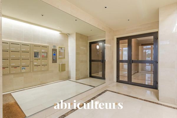 Dernier étage avec extérieur Appartement modulable ISSY-LES-MOULINEAUX