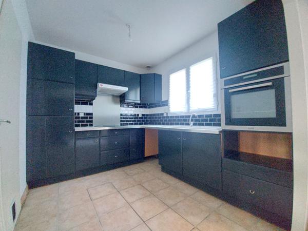 Maison spacieuse à vendre à Le Loroux-Bottereau - 5 chambres, jardin et garage