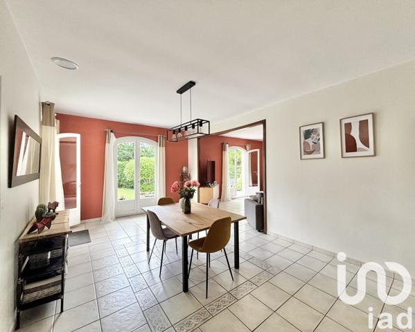 Maison 8 pièces de 144 m² à Izon (33450)