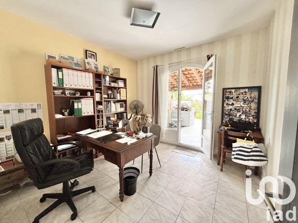 Maison 8 pièces de 144 m² à Izon (33450)