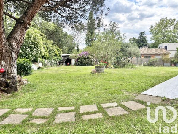 Maison 8 pièces de 144 m² à Izon (33450)