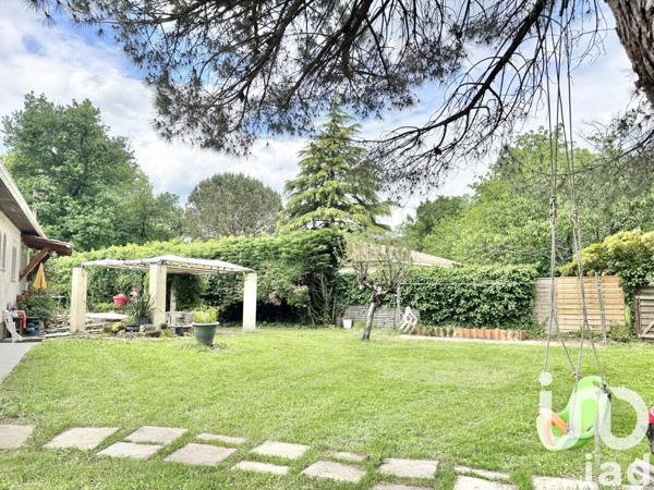 Maison 8 pièces de 144 m² à Izon (33450)