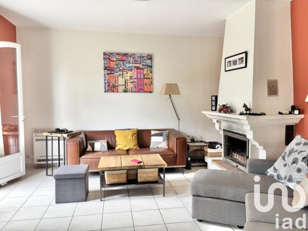 Maison 8 pièces de 144 m² à Izon (33450)