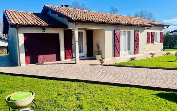 Maison à vendre    4 pièces •  Urt