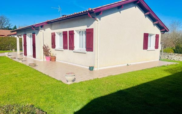 Maison à vendre    4 pièces •  Urt