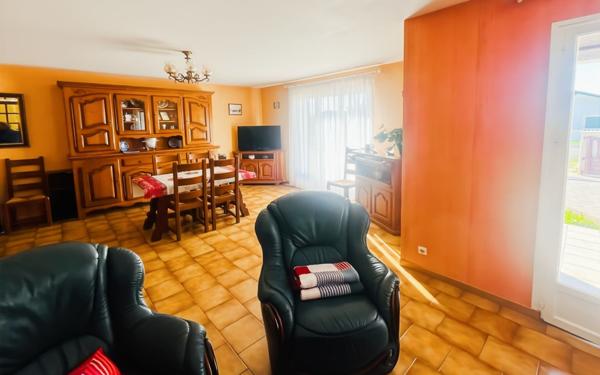 Maison à vendre    4 pièces •  Urt