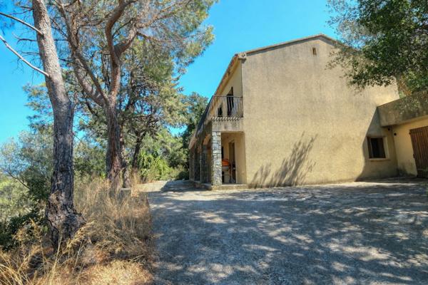 Bâtisse San Martino Di Lota 8 pièce(s) 217.7 m2 quatre appartements