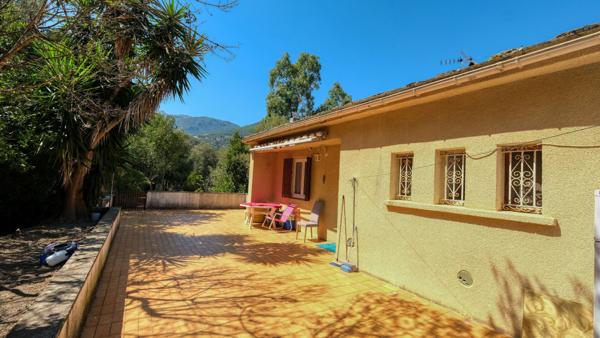 Bâtisse San Martino Di Lota 8 pièce(s) 217.7 m2 quatre appartements