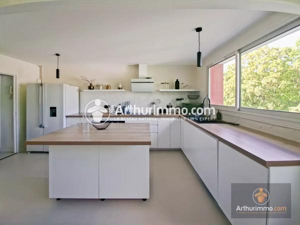 Location                                                      Appartement
                        
                     4 pièces                      77 m2                     à Combs-la-Ville