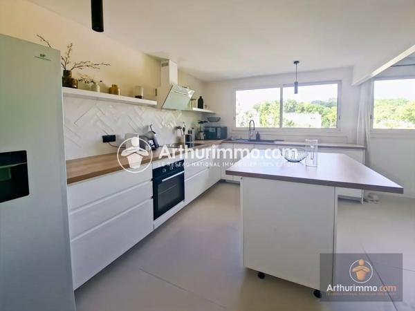 Location                                                      Appartement
                        
                     4 pièces                      77 m2                     à Combs-la-Ville