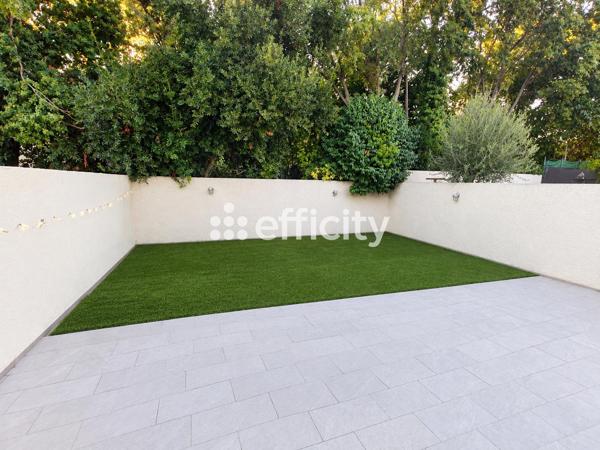 Maison
         5 pièces
        - 130 m² 330 000 € *