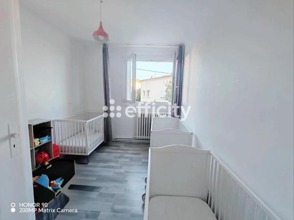 Maison
         5 pièces
        - 130 m² 330 000 € *