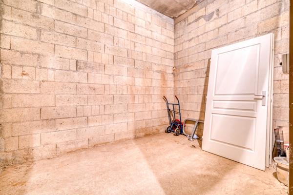 Christophe Michaudelle Capifrance, EXCLUSIVITÉ, vous propose au cœur de MEAUX, au pied de la cathédrale, appartement avec beaucoup de charme 4 pièces 80 m² avec sa terrasse, sa place de stationnement