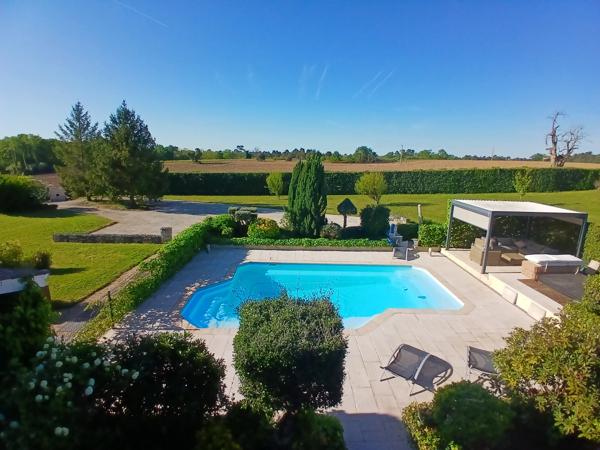 Jolie villa moderne avec piscine, jacuzzi et sauna
