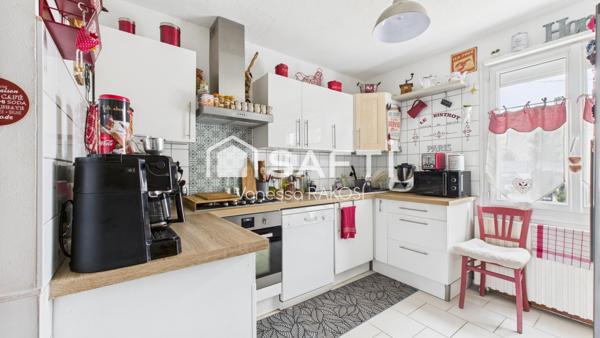 MAISON DE VILLE ACCUEILLANTE DANS UN SECTEUR NON INONDABLE