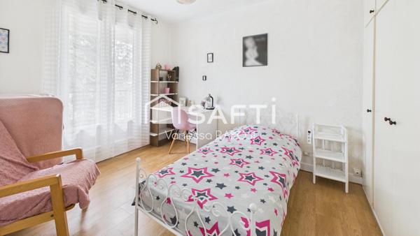 MAISON DE VILLE ACCUEILLANTE DANS UN SECTEUR NON INONDABLE