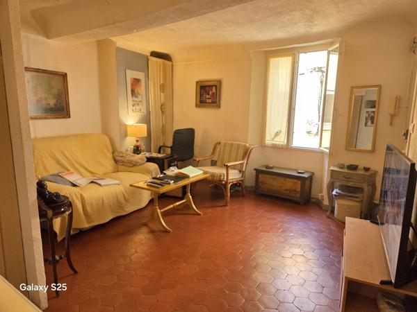 Solliès-Pont, immeuble