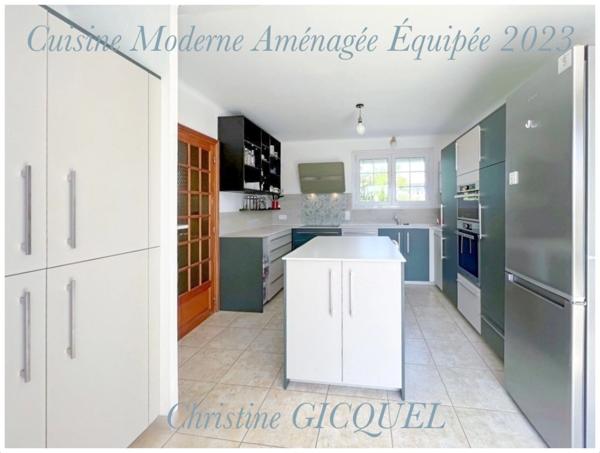 Dpt Loire Atlantique (44), à vendre CENTRE SAINT PERE EN RETZ EN IMPASSE, MAISON 7 PIECES - 5 CHAMBRES - JARDIN CLOS TERRASSE