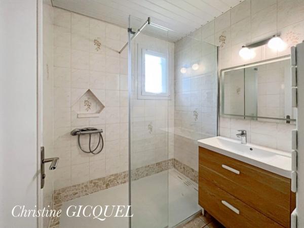 Dpt Loire Atlantique (44), à vendre CENTRE SAINT PERE EN RETZ EN IMPASSE, MAISON 7 PIECES - 5 CHAMBRES - JARDIN CLOS TERRASSE