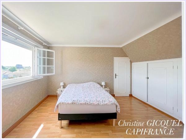 Dpt Loire Atlantique (44), à vendre CENTRE SAINT PERE EN RETZ EN IMPASSE, MAISON 7 PIECES - 5 CHAMBRES - JARDIN CLOS TERRASSE