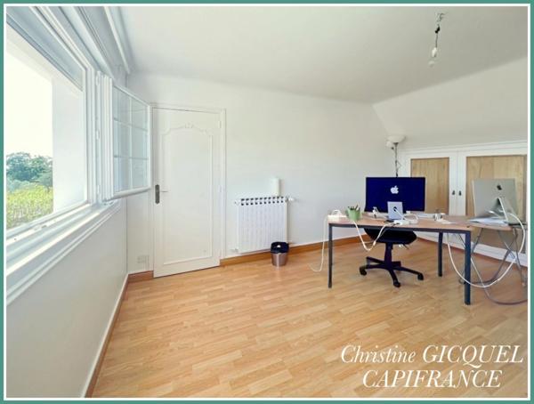 Dpt Loire Atlantique (44), à vendre CENTRE SAINT PERE EN RETZ EN IMPASSE, MAISON 7 PIECES - 5 CHAMBRES - JARDIN CLOS TERRASSE