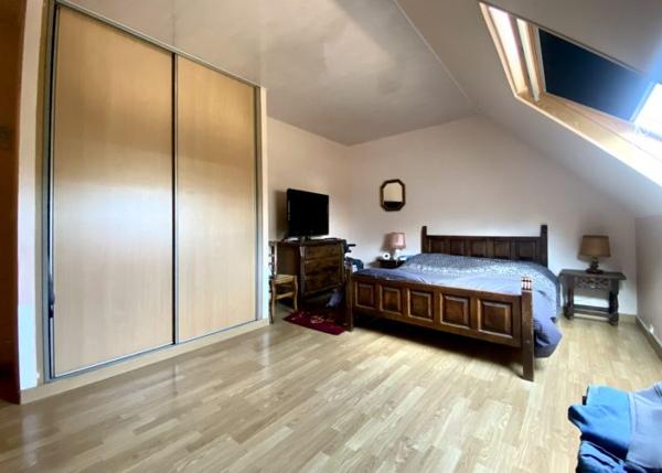 Maison ancienne Nogent-le-Roi 130.84 m²