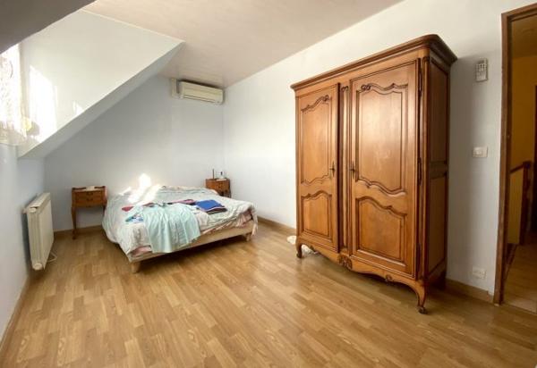 Maison ancienne Nogent-le-Roi 130.84 m²