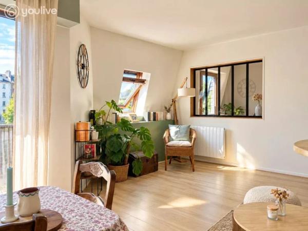 T4 DERNIER ÉTAGE AVEC BALCON ET 2 STATIONNEMENTS