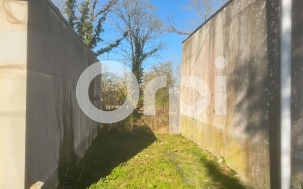 Stationnement à louer    10 m2 Senlis