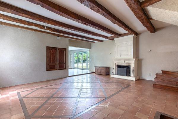 Maison familiale de 190m² avec dépendances au coeur de Neuvic