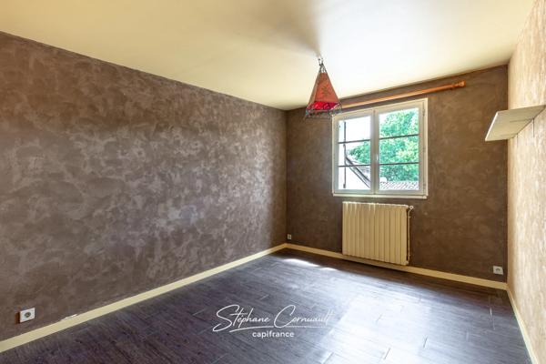 Maison familiale de 190m² avec dépendances au coeur de Neuvic