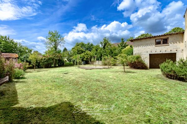 Maison familiale de 190m² avec dépendances au coeur de Neuvic