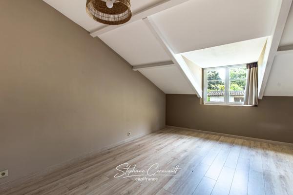 Maison familiale de 190m² avec dépendances au coeur de Neuvic