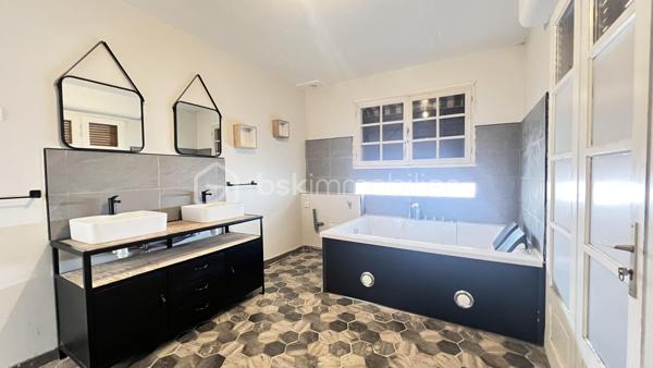 Maison ancienne de 210 m²