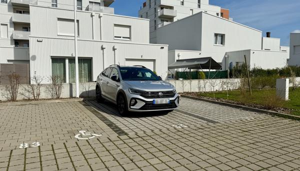 Appartement T2 récent avec balcon et parking – Résidence Cime & Parc