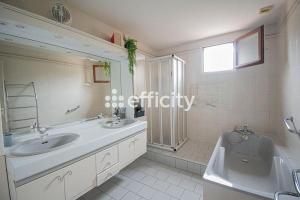 Maison 9 pièces - 201 m²