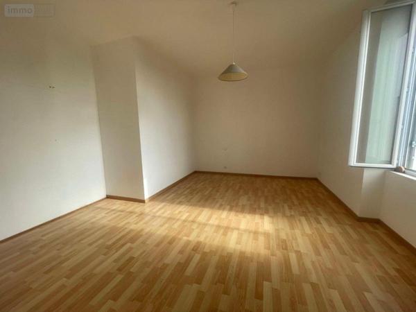 Maison à vendre à Saint-Varent dans les Deux-Sèvres (79330), ref : 49075-793