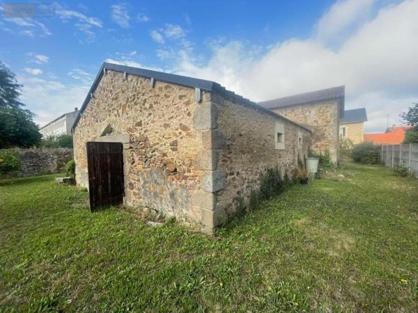 Maison à vendre à Saint-Varent dans les Deux-Sèvres (79330), ref : 49075-793