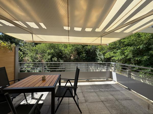 Villeneuve-lès-Avignon (30400) Appartement 3 chambres vue magnifique terrasse garage