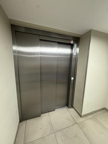 Villeneuve-lès-Avignon (30400) Appartement 3 chambres vue magnifique terrasse garage