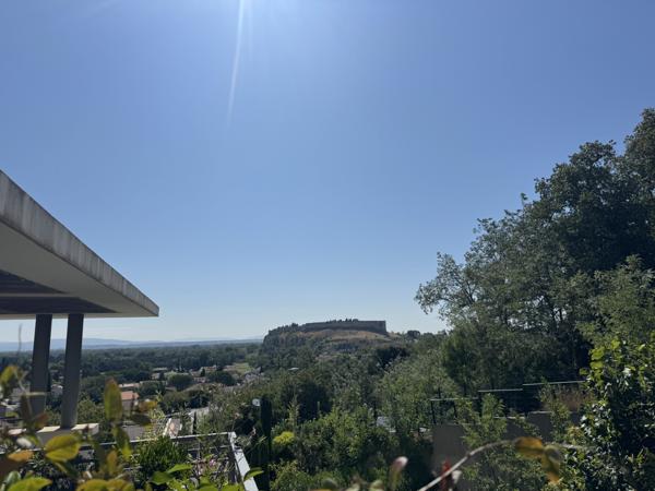 Villeneuve-lès-Avignon (30400) Appartement 3 chambres vue magnifique terrasse garage