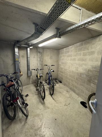 Villeneuve-lès-Avignon (30400) Appartement 3 chambres vue magnifique terrasse garage