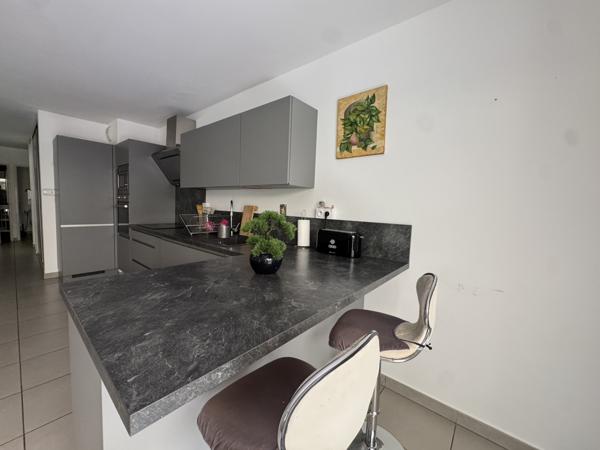 Villeneuve-lès-Avignon (30400) Appartement 3 chambres vue magnifique terrasse garage