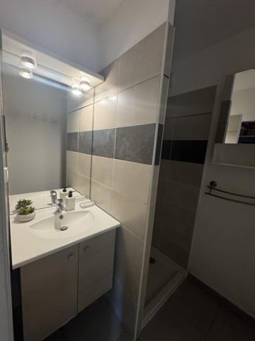 Villeneuve-lès-Avignon (30400) Appartement 3 chambres vue magnifique terrasse garage