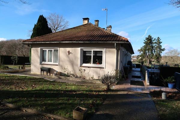 PAVILLON DE PLAIN PIED DE 167.54 M² ELEVE SUR UN SOUS-SOL DE 175 M²